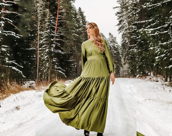 green emerald velvet dress BABARONI Halter Neck Chiffon Maxi Dress with Circle Skirt-Olive Green Plus size, Olive Green / US18 main image 1