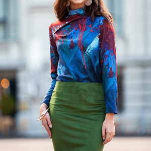 Top met lange mouwen, roodblauwe blouse, abstract bedrukte top, elegante winterblouse, plus size kleding, damesavondblouse, oversized kleding afbeelding 3