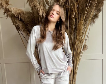 Silver Grey Velvet Hoodie, Womens Hoodie, Cozy Hooded Sweater, Velvet Jumper, Plus Size Clothing, Women Velvet Loungewear, Chunky Sweater
