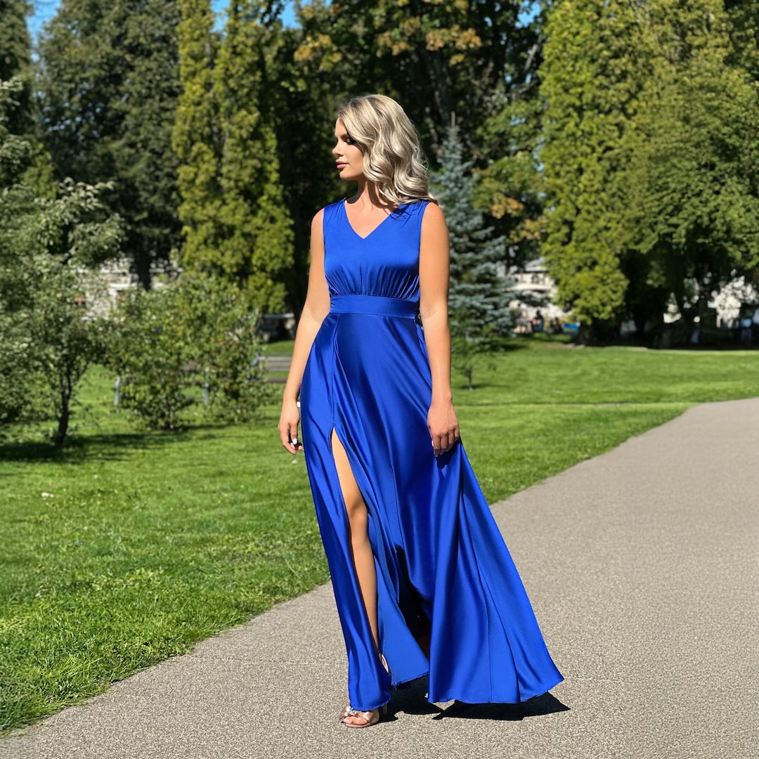 grande taille robe bleu roi satin