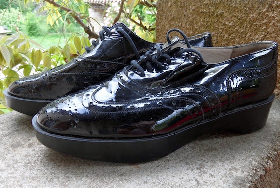 ladies black brogue shoes