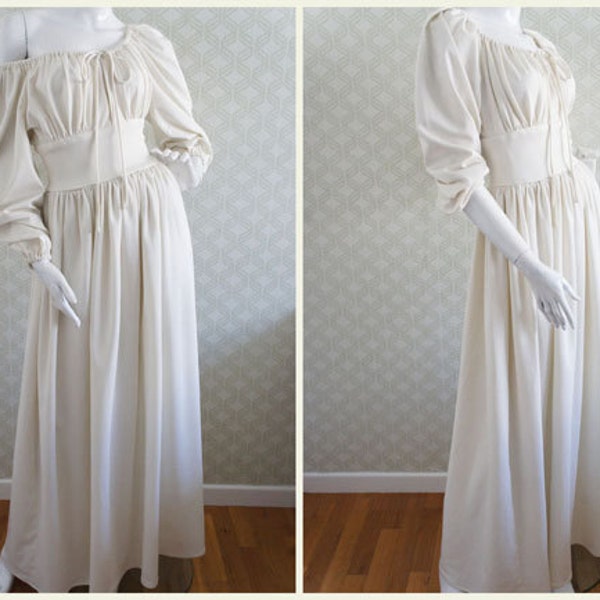 Femenine, folk cream vintage maxi dress from late 60s.Scoop neckline. Elastic casing. Size S. Excellent vintage condition.