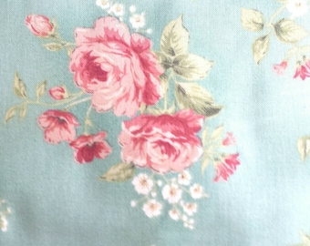DESIGNER QUILTING FABRIC Bold Floral On Black Cotton NOW ONLY 2.49 F//Q
