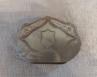 Mother of pearl coin purse, antique French, 19th century with cartouche and floral decoration