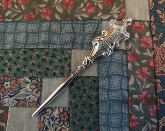 Sewing awl or sewing stiletto, antique Dutch silver