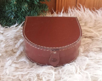 Collar box, antique French, leather in horseshoe shape with three collars