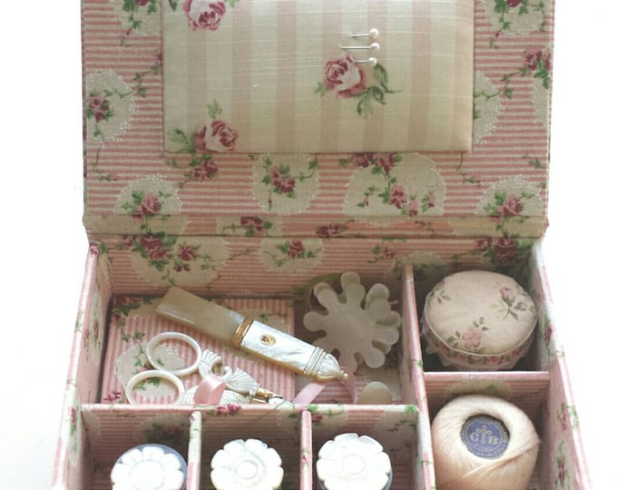 DIY kit sewing or jewellery box  of 5.1" x 6.7" x 2.8" (19,5 x 13 x 7 cm), fabric covered cartonnage