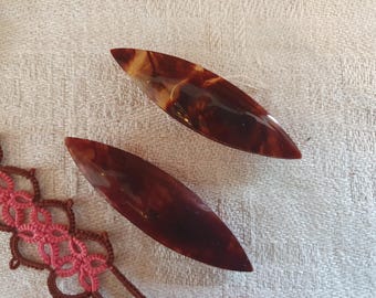 Tatting shuttles, vintage set of two with tatted cross