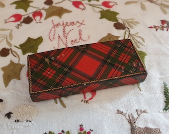 Tartanware stamp box in Mc Lean tartan, antique