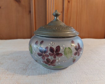 Vanity jar, powder pot, dressing table jar or bonbonnière, vintage
