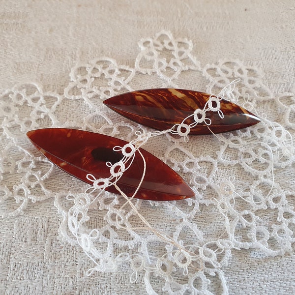 Tatting shuttles, vintage set of two