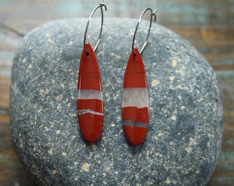 Boucles d'oreilles en pierre naturelle de jaspe de la rivière Rouge | Boucles d'oreilles en acier inoxydable | Forme de larme | Pierre taillée à la main | Pendants d'oreilles