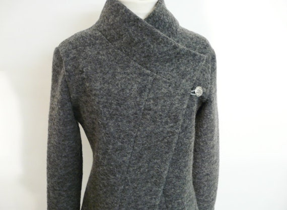 whistles black puffer