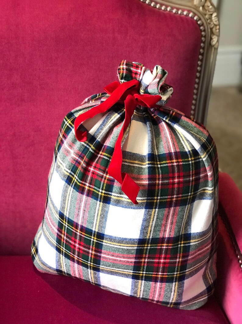 WHITE RED Plaid Flannel Christmas Gift Bag in Stewart modern tartan Bild 4