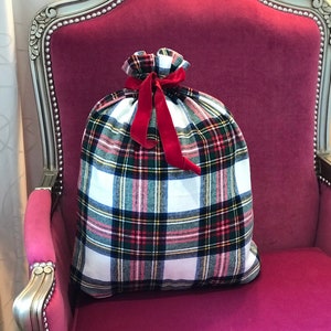 WHITE RED Plaid Flannel Christmas Gift Bag in Stewart modern tartan Bild 1