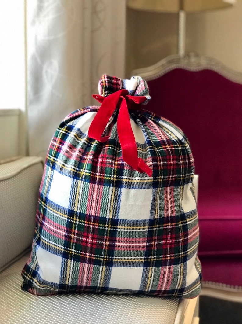 WHITE RED Plaid Flannel Christmas Gift Bag in Stewart modern tartan Bild 6