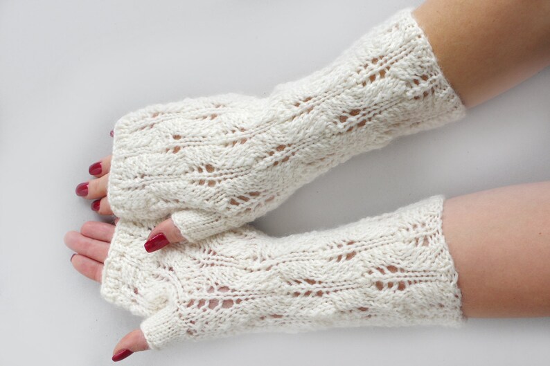 Womans Knit Fingerless Gloves, White Lace Wool Fingerless Mitts, Lacy Wrist Warmers, Phone