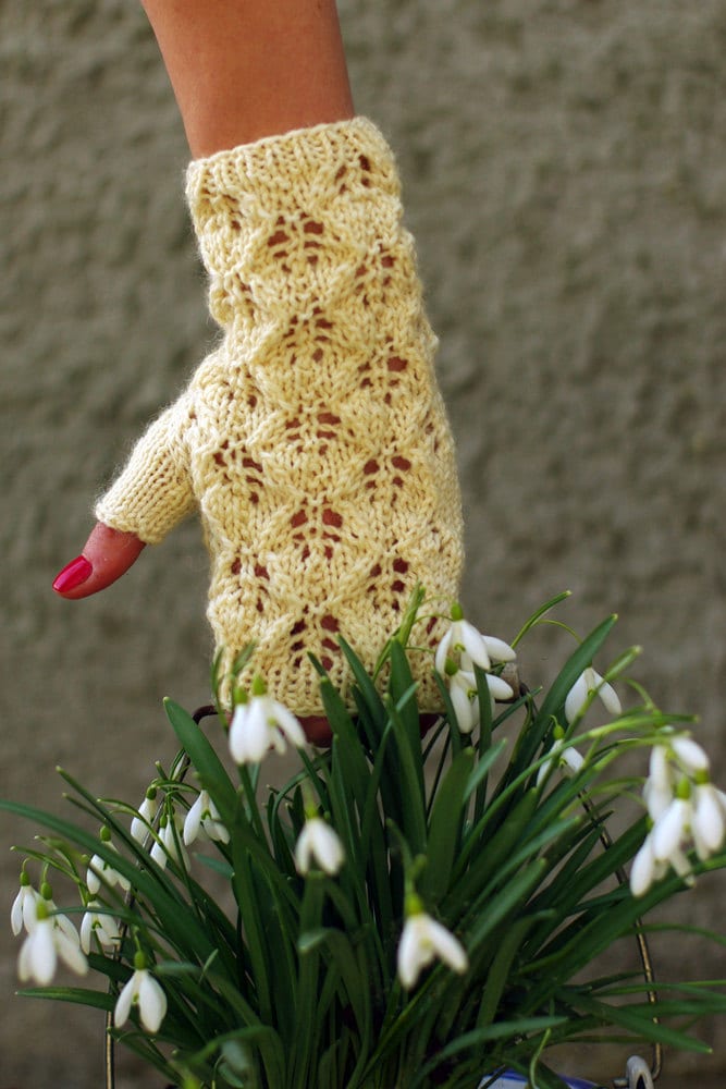 Romantic White Lace Arm Warmers, Knit Fingerless Gloves, Wrist Warmers