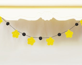 Garand with crochet mustard yellow star and black pom pom, Felt balls bunting, Home decor