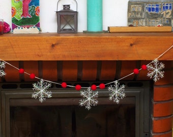 Garand with  snowflakes and red pom pom, Felt balls bunting, Christmas home decor