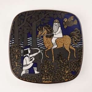 Arabia Finland Annual Wall Plaque Plate 1982 by Raija Uosikkenen