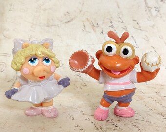 Funny small photo frame with heart miss Piggy donkey and a little girl figurines photo frame with cute resin figurines and sweet pink hearts