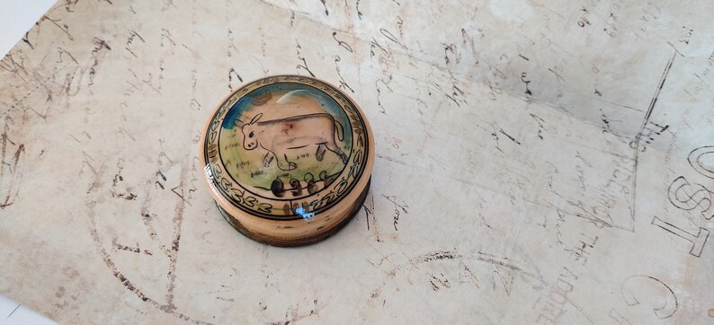 Lacquered Taurus trinket box vintage hand painted wood wooden zodiac lacquar tooth fairy pill box snuff jewelry container box