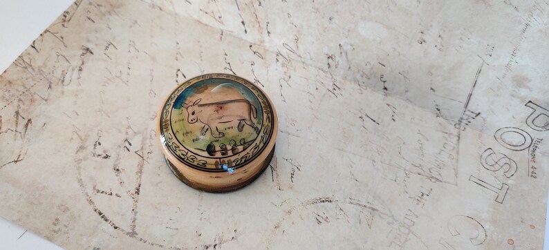 Lacquered Taurus trinket box vintage hand painted wood wooden zodiac lacquar tooth fairy pill box snuff jewelry container box