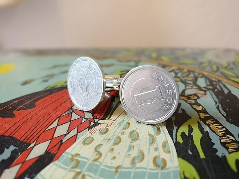 cufflinks with 1 yen coin