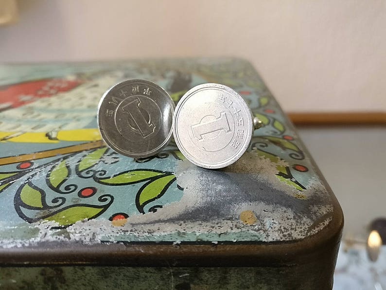 cufflinks with 1 yen coin