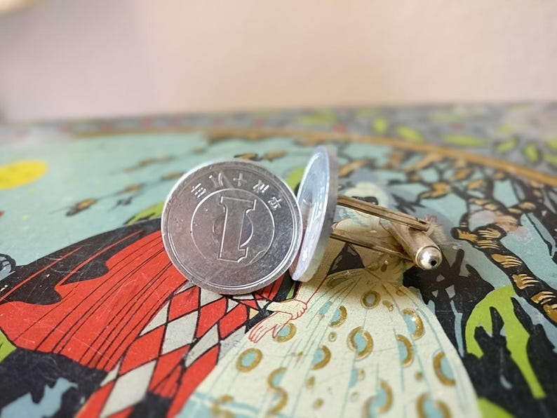 cufflinks with 1 yen coin