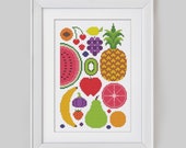 ハンドメイド刺繍　リスとどんぐり　summer fruits 刺繍フレーム ハンドメイド リスさんと どんぐりのリース - メルカリ