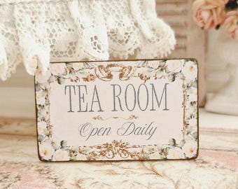 Miniatura de casa de muñecas, letrero de salón de té, placa de salón de té, imagen de rosas color crema, decoración de pastelería, casa de muñecas, estilo rústico shabby chic, escala 1:12