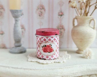 Miniatura para casa de muñecas, bote de rosa roja, lata antigua vintage, contenedor de almacenamiento, cocina para casa de muñecas, estilo rústico chic, escala 1:12
