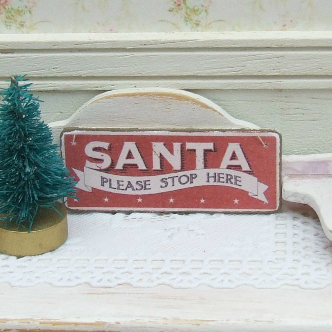 Santa Stop Here Sign SVG | Christmas Door Sign SVG - Assemble and non