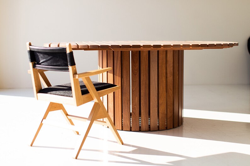Round outdoor wood dining table, image 4