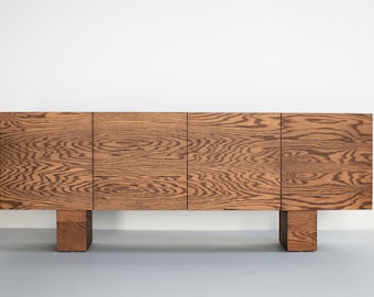 Oak Suelo® Credenza