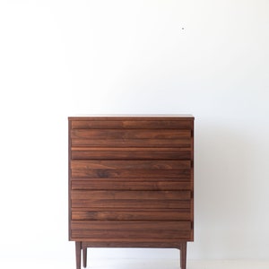 Mid-Century-Modern-Walnut-Dresser-02