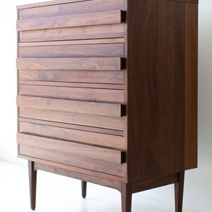 Mid-Century-Modern-Walnut-Dresser-03