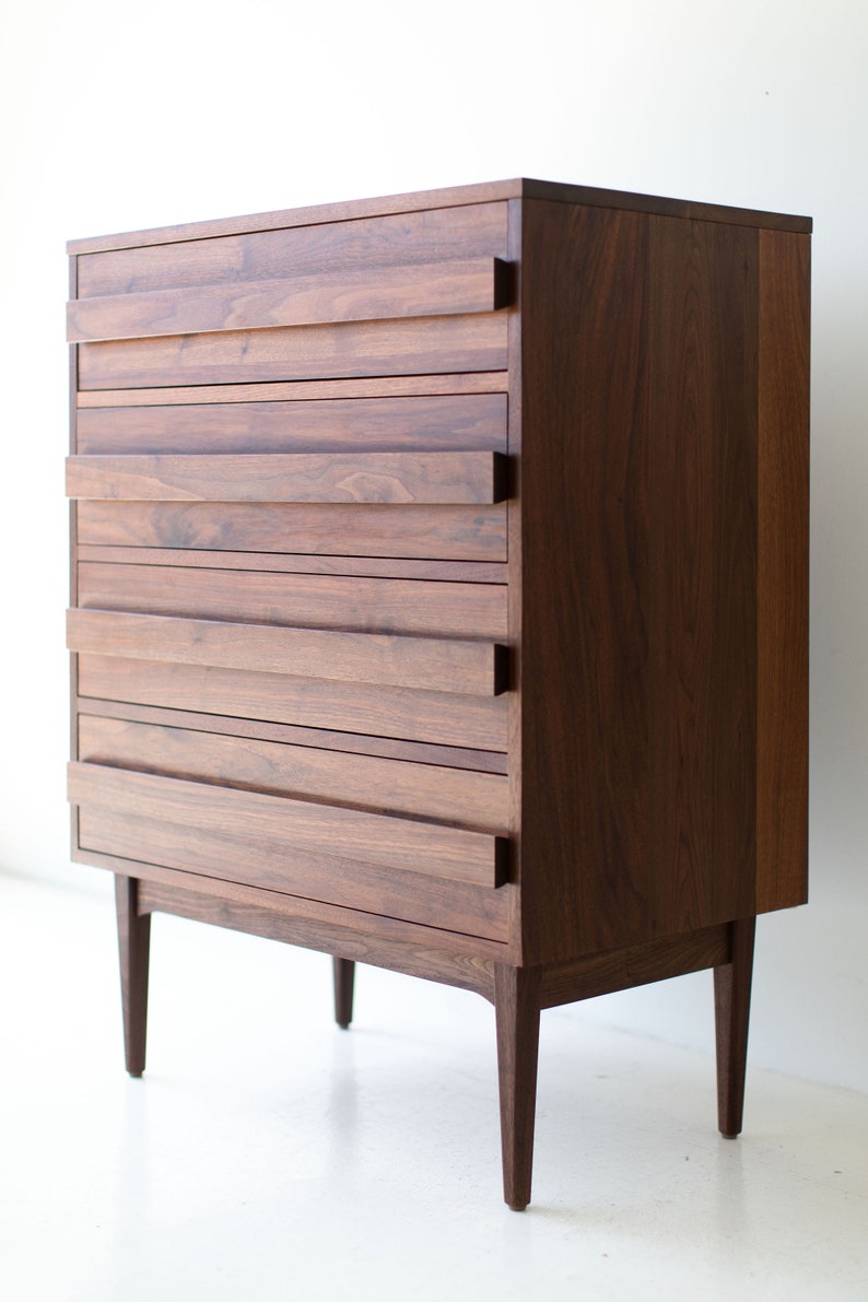 Mid-Century-Modern-Walnut-Dresser-03