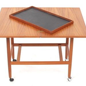 Carrito de té con mesa plegable, Poul Jeppesen, Dinamarca, ca. 1965