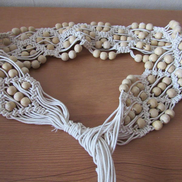 Macrame Wide belt, boho belt, macrame belt with wooden balls, Vegan belt, vintage 1970s woman Belt, gift for vegan, retro beige accessory