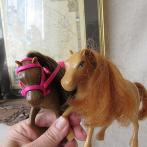 horse toy, barbie horse, drk brown horse, light brown horse, set of 2