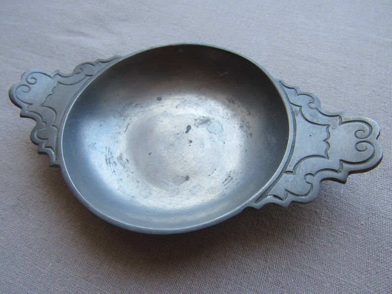 Ashtray vintage lead ashtray gray old ashtray Pfeiffer Winterthur ashtray round dark gray ashtray with ornaments