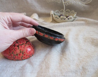 Vintage Paper Mache box, hand painted BOX, black and coral flowers box, box with lid