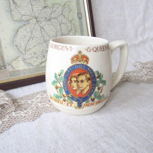 Antyczny kubek koronacyjny z 1937 r., kubek króla Jerzego VI i królowej Elżbiety, autorstwa Burleigh, The Crown