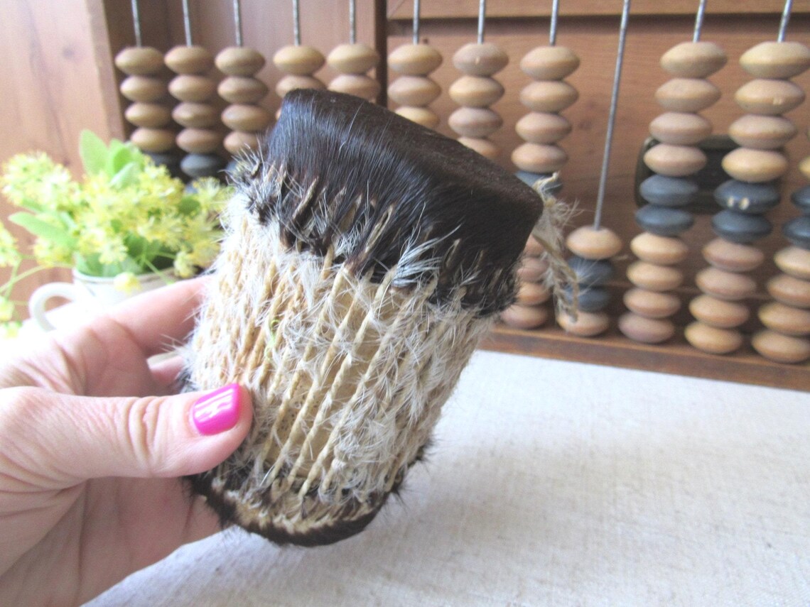 Handmade African Goat Skin Drum: Vintage Musical Instrument, foto 1 di 5