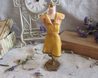 Bathing belle figurine Style Sensations dress forms the Latest Thing by Stacy Bayne Bathing belle mini vintage collectionable figurine