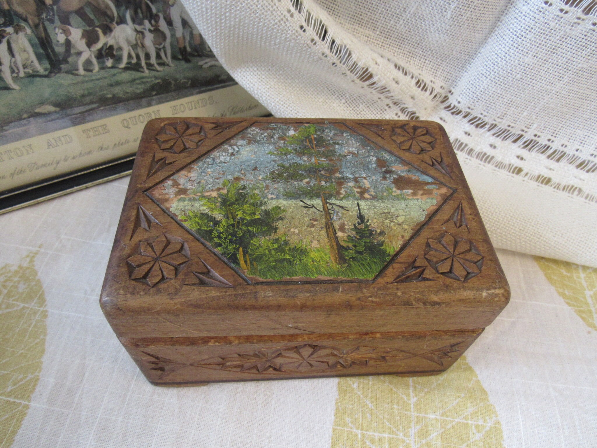 Bemalte Holzkiste vintage geschnitzte braune Holzbox | Etsy