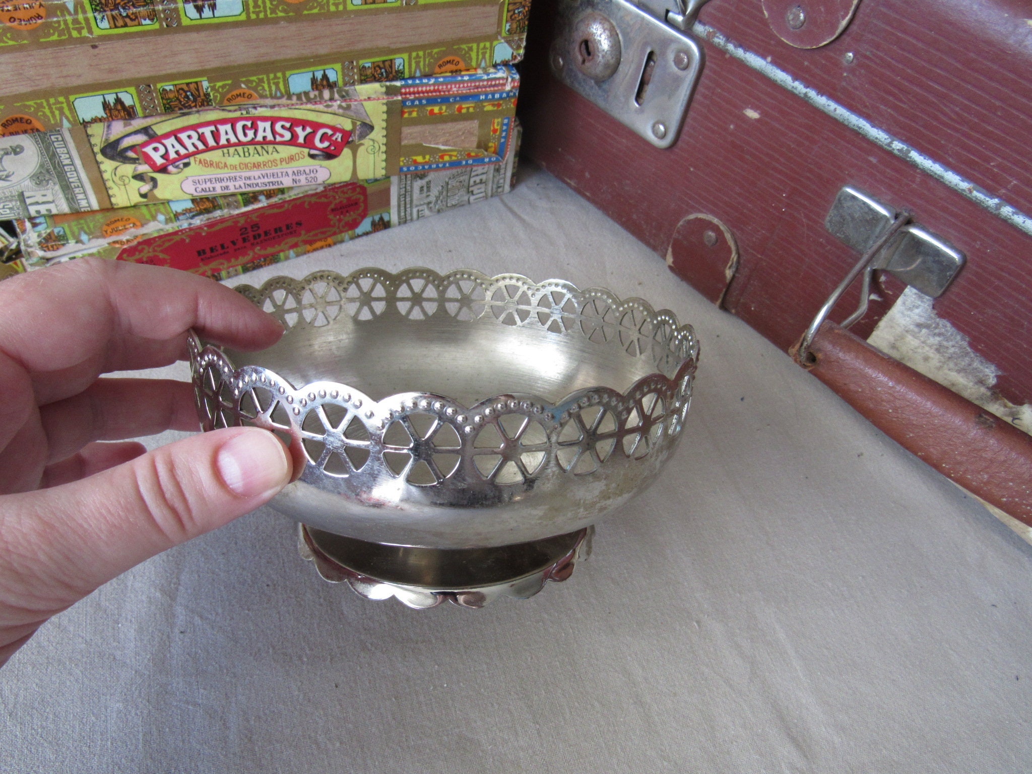 Tazón de metal vintage heavy metal Round Bowl vintage vajilla | Etsy